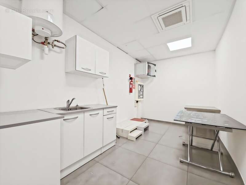 SARROLA CARCOPINO (20) locaux commerciaux- bureaux secteur Baléone - photo 10