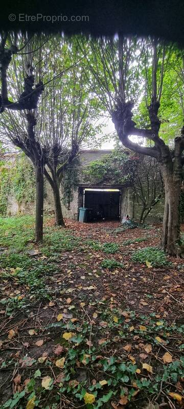 Terrain à MANTES-LA-JOLIE