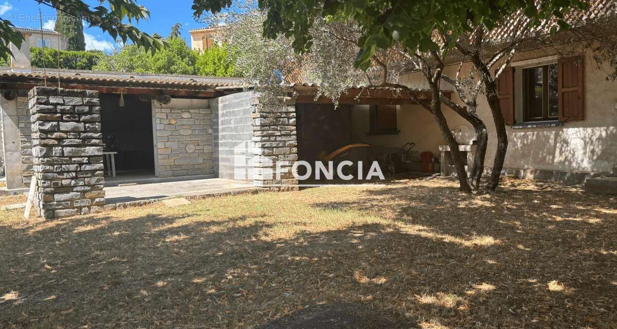 Aiglun, Maison avec 2 appartements garage et 4136m2 de terrain - photo 11