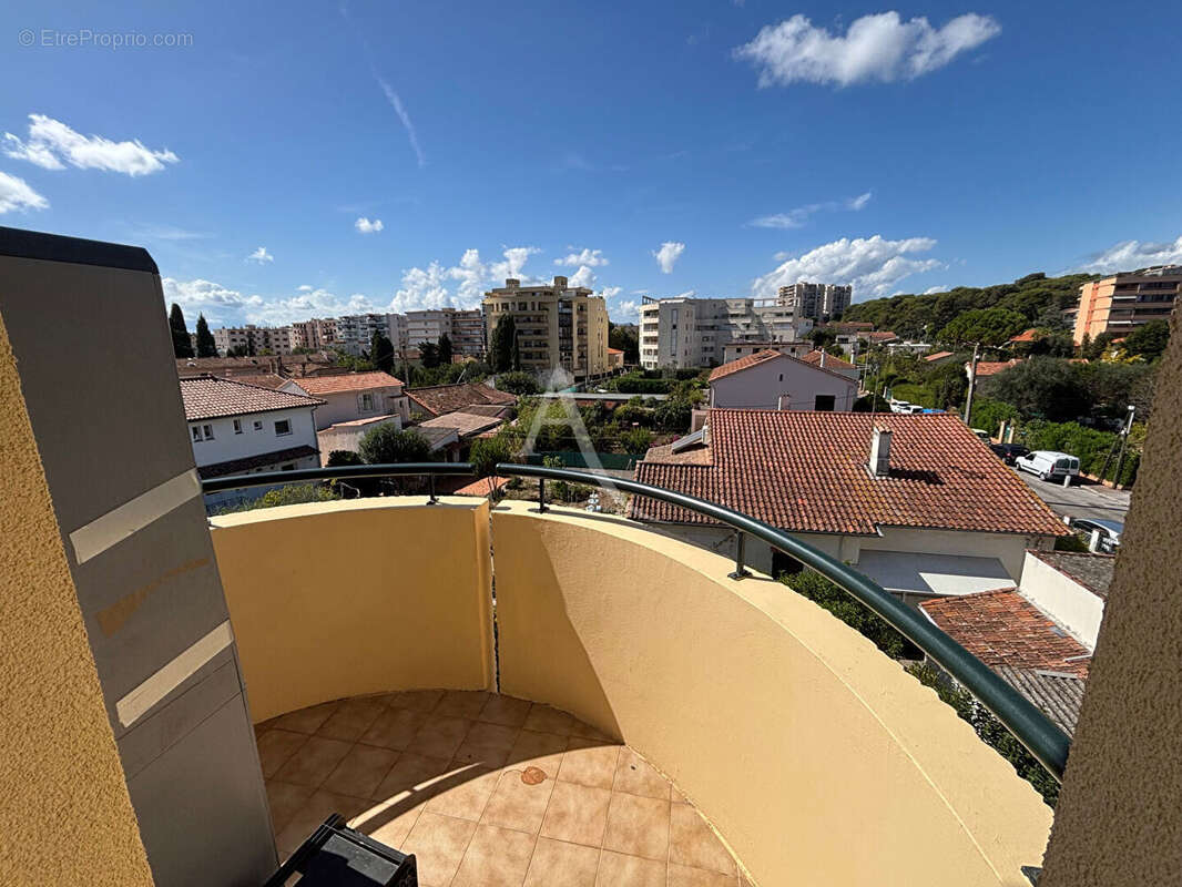 Appartement à LE CANNET