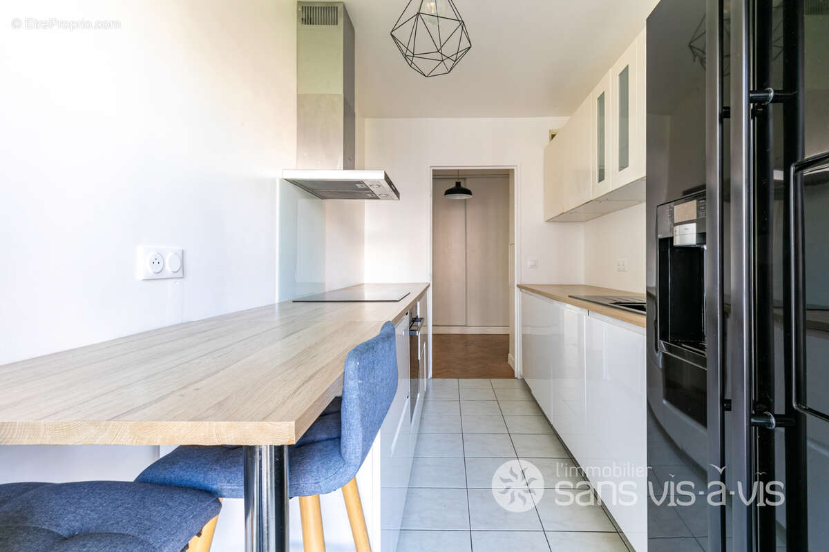 Appartement à COURBEVOIE