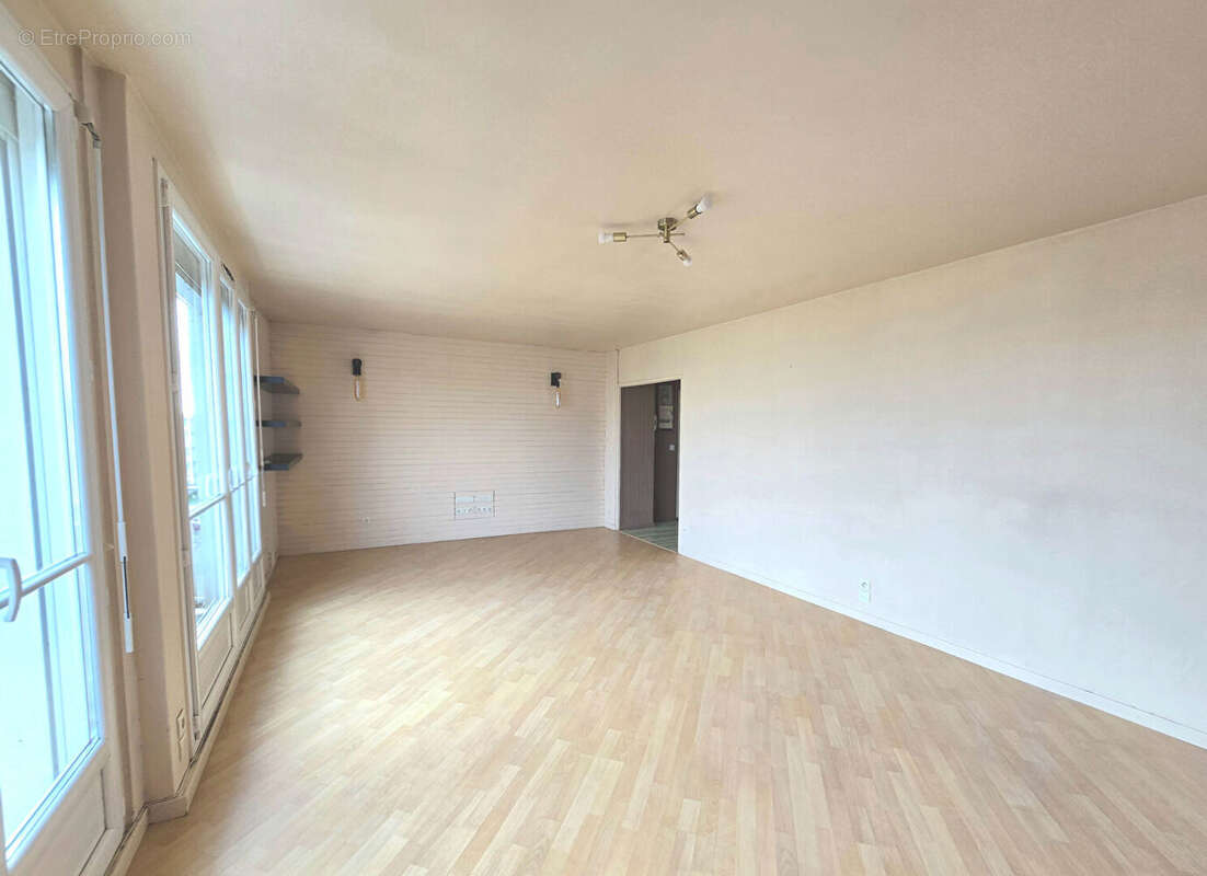 Appartement à REZE
