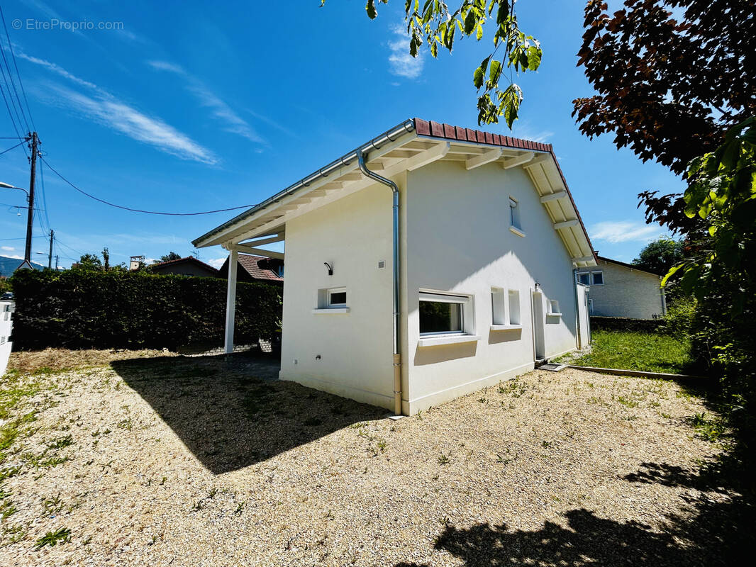 Maison à VILLE-LA-GRAND