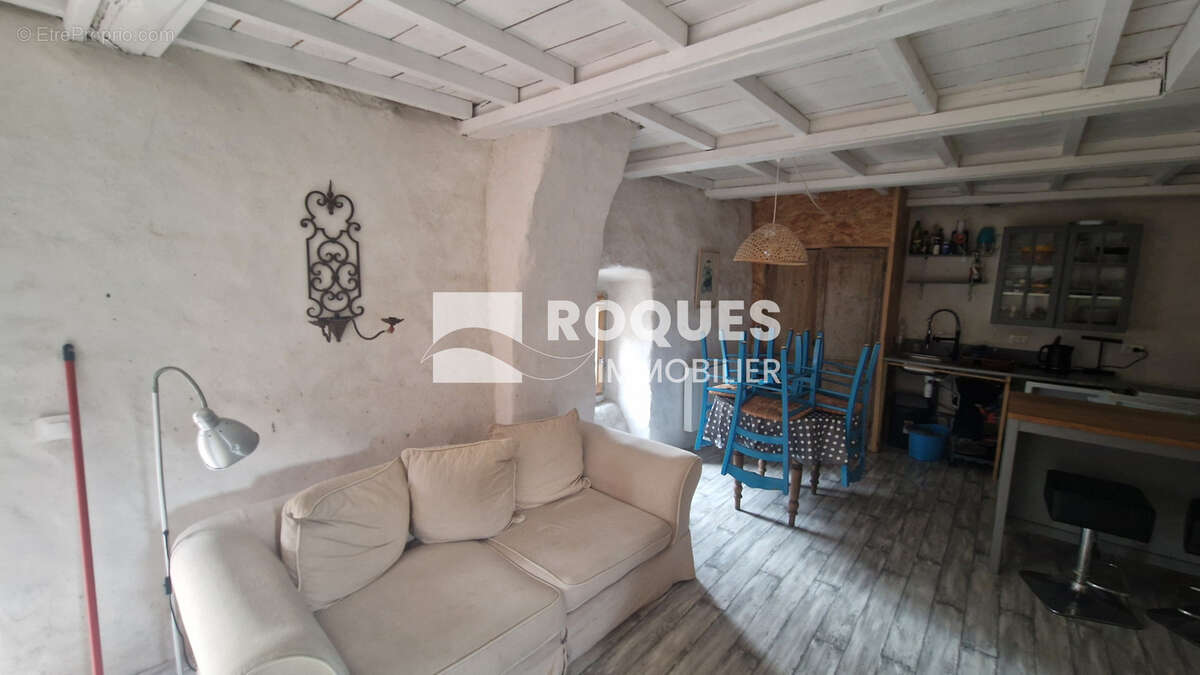 La couvertoirade, maison de village avec .local a vendre - photo 7