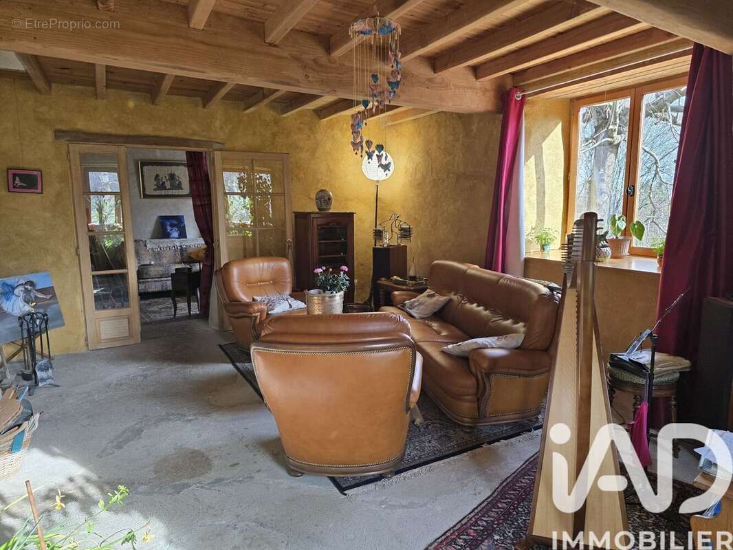 Maison 153 m² à Brassac  - photo 2