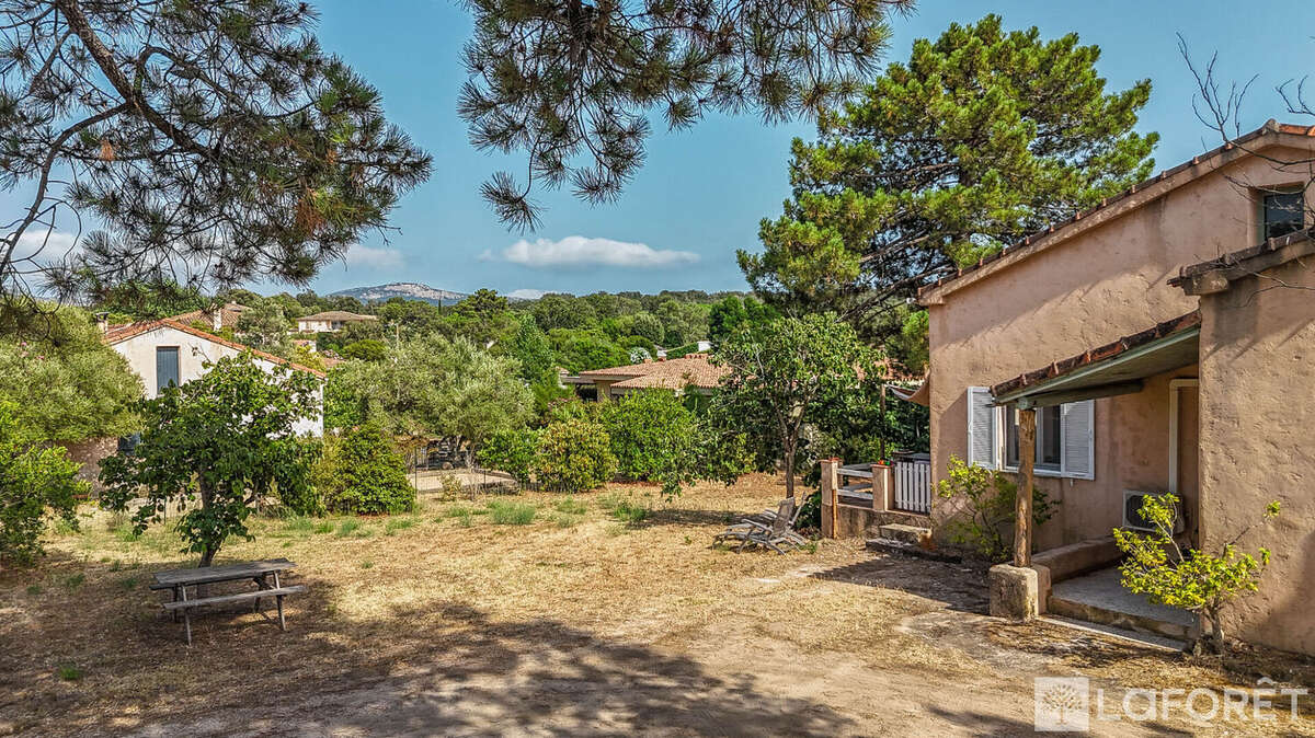 Maison 4 pièces 1100m² de terrain dans Porto-Vecchio - photo 2