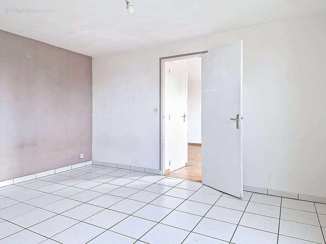 Maison à SAINT-GEORGES-DU-VIEVRE