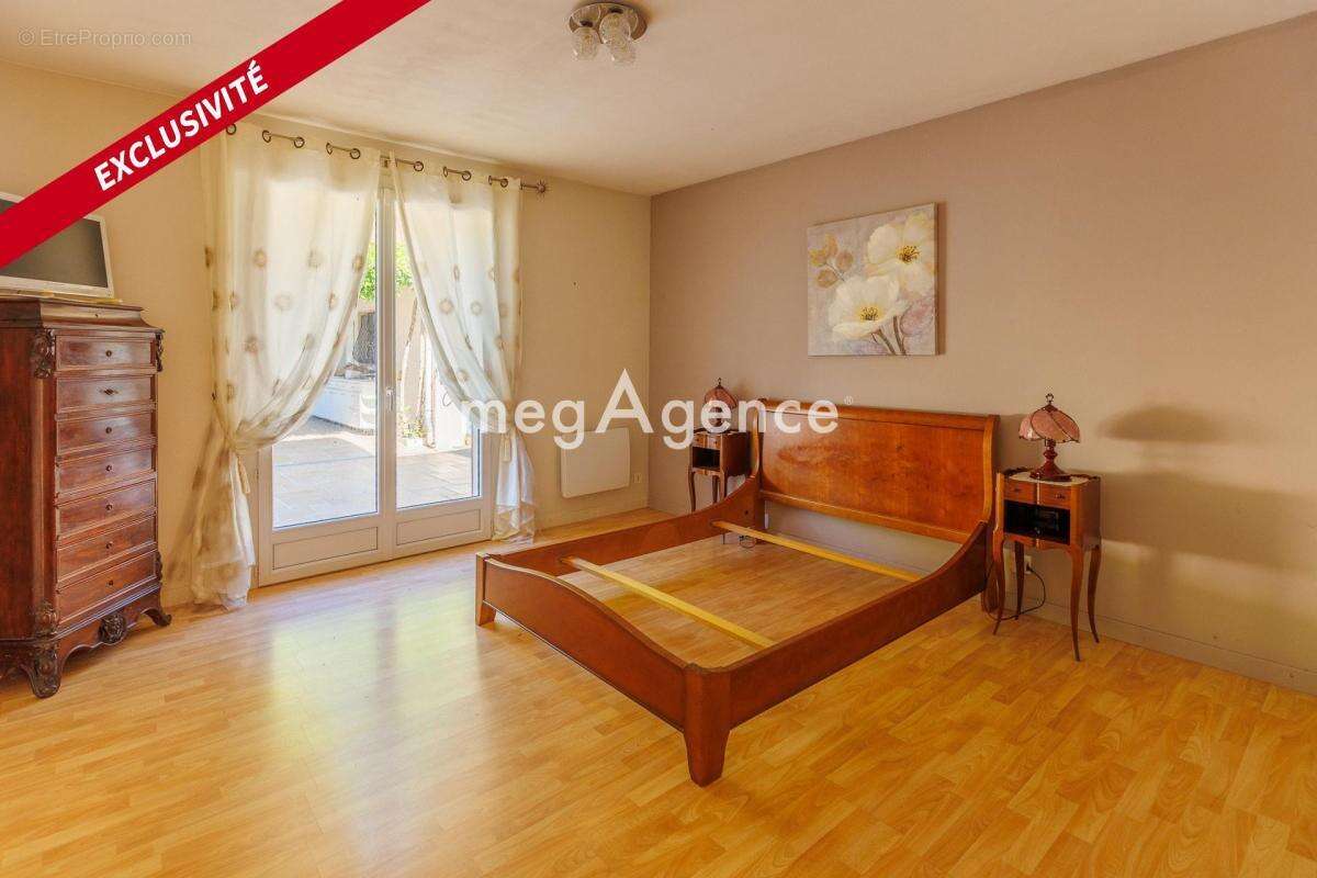 Maison à CUBZAC-LES-PONTS