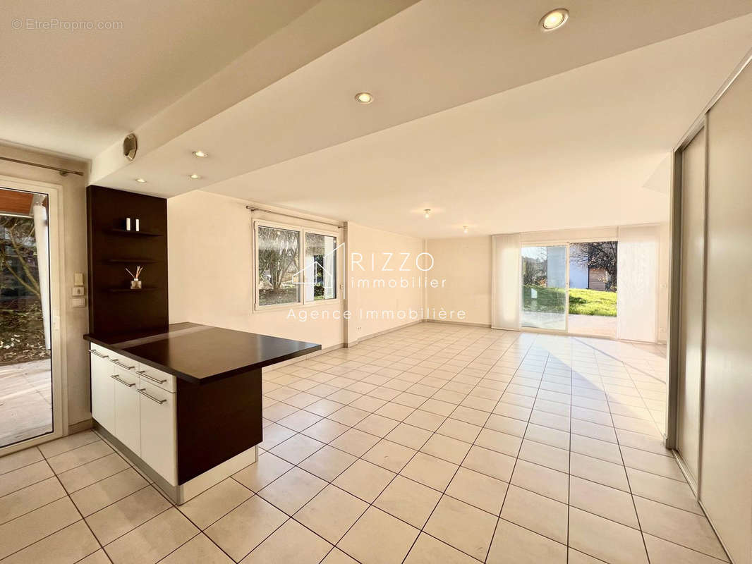 Maison à CRAN-GEVRIER