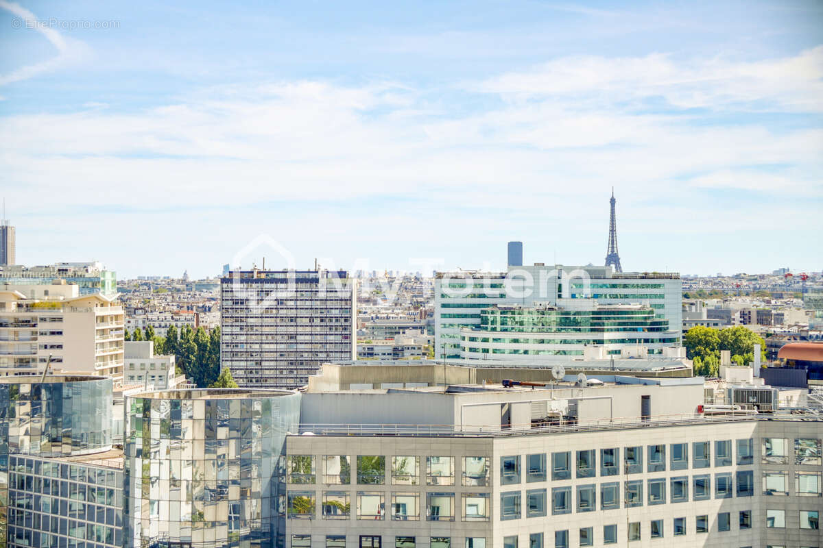 Appartement à COURBEVOIE
