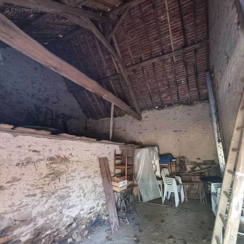 Longère sur 1 329 m2 de terrain clos ! - photo 13