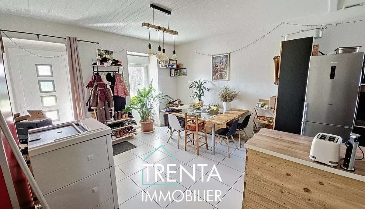 Maison à LES ABRETS