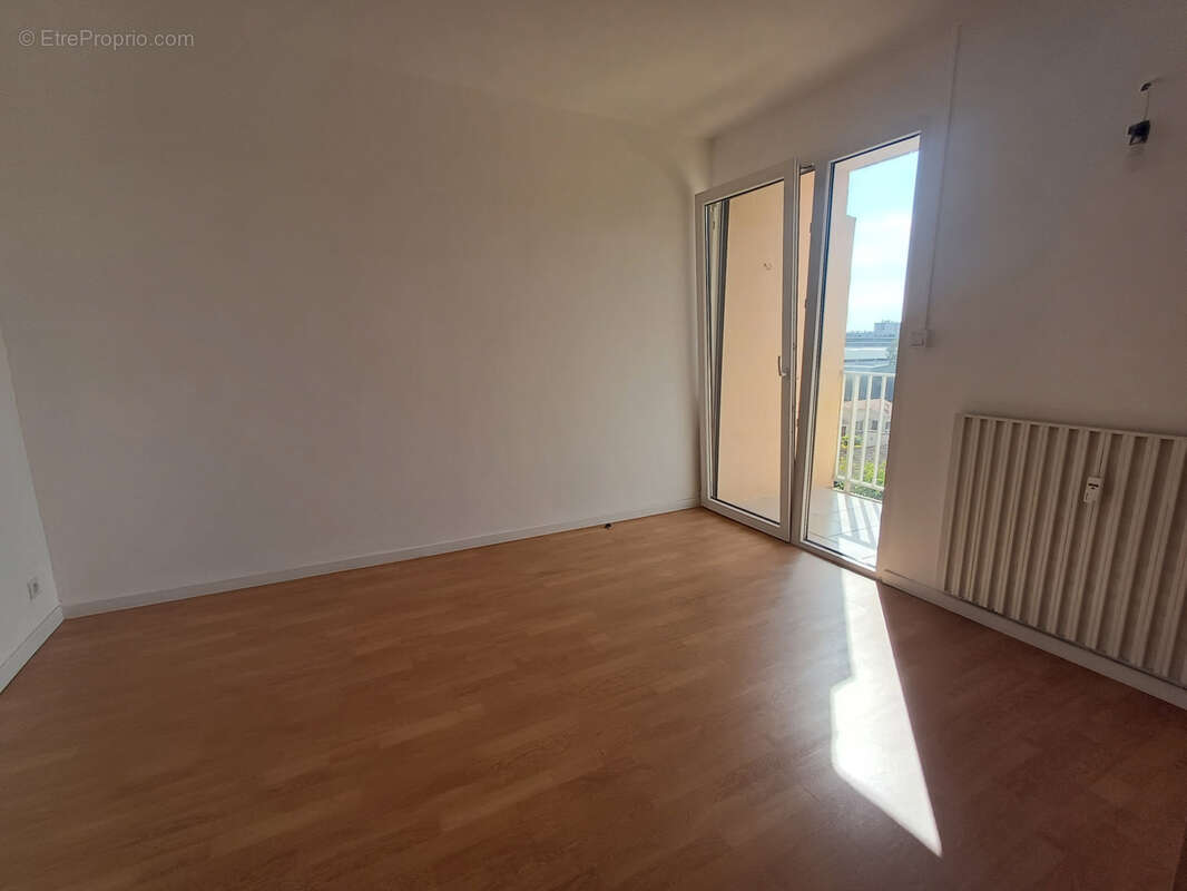 Appartement à LA VALETTE-DU-VAR