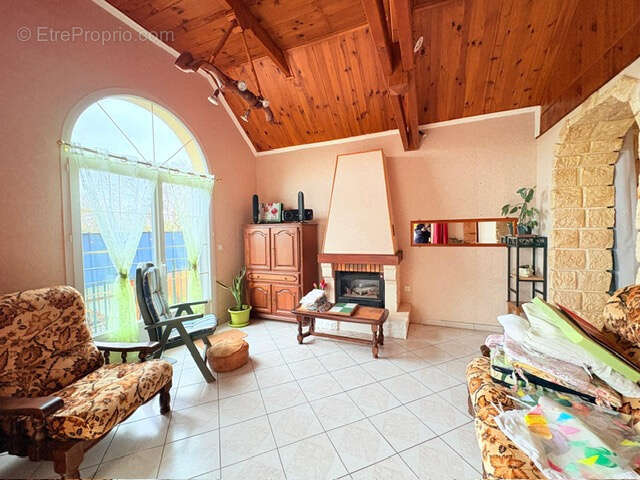 Maison à NEUILLE-PONT-PIERRE