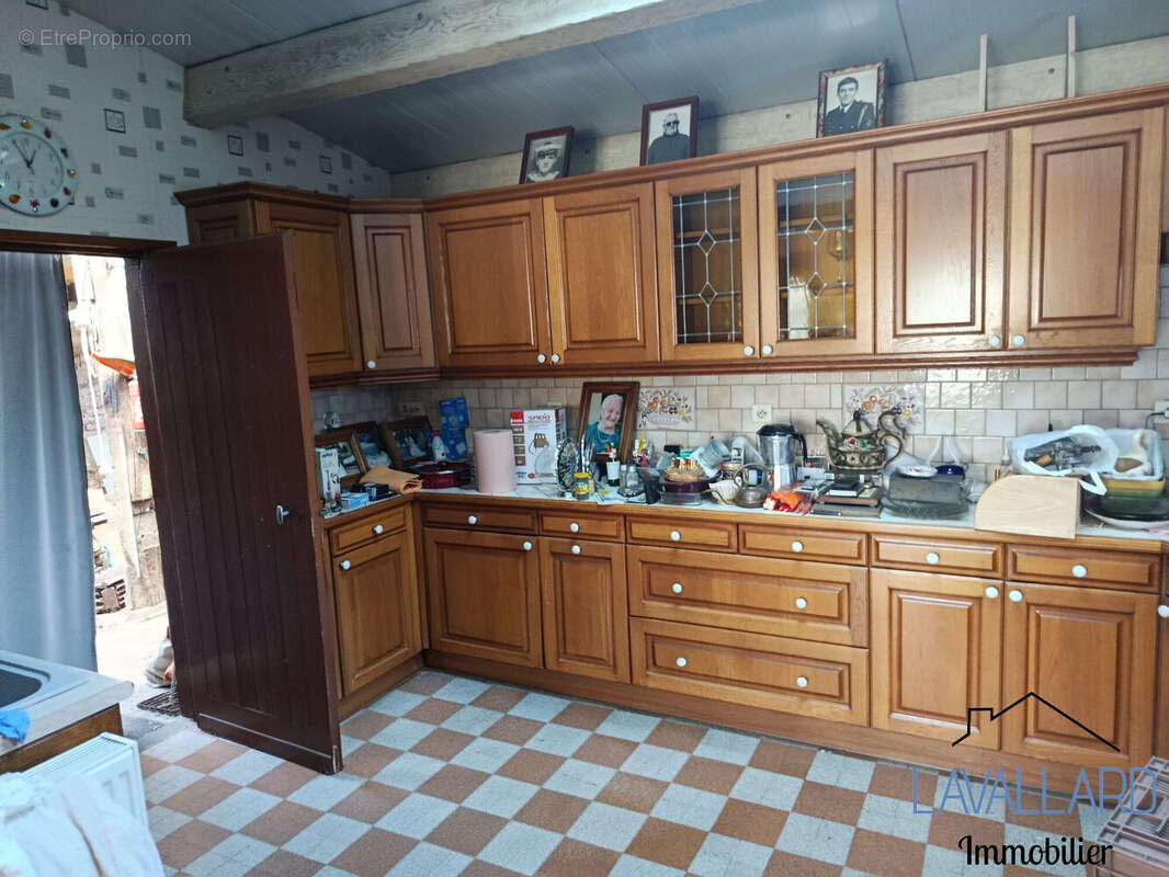 Maison 76 m² à Berneuil  - photo 4