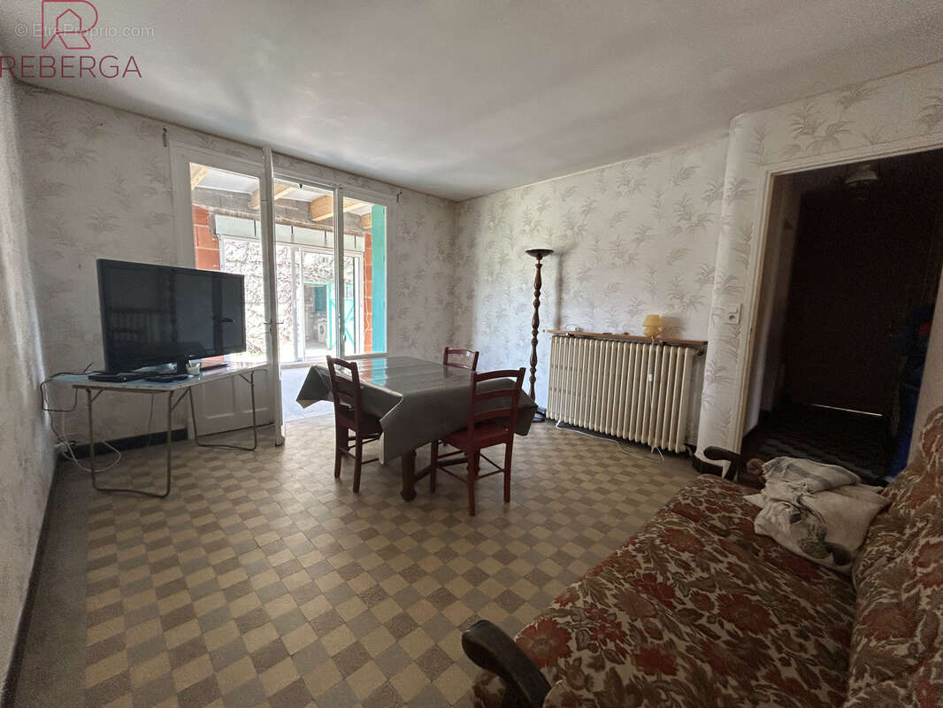 Maison à LABRUGUIERE