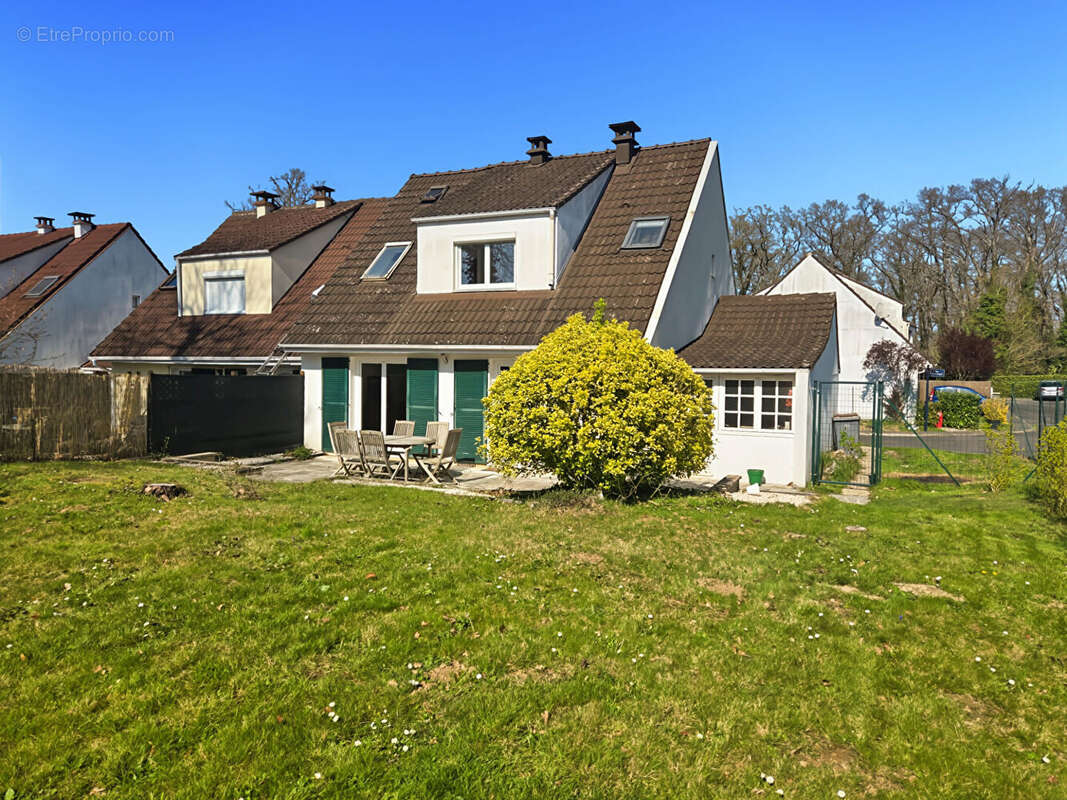Maison à DAMMARIE-LES-LYS