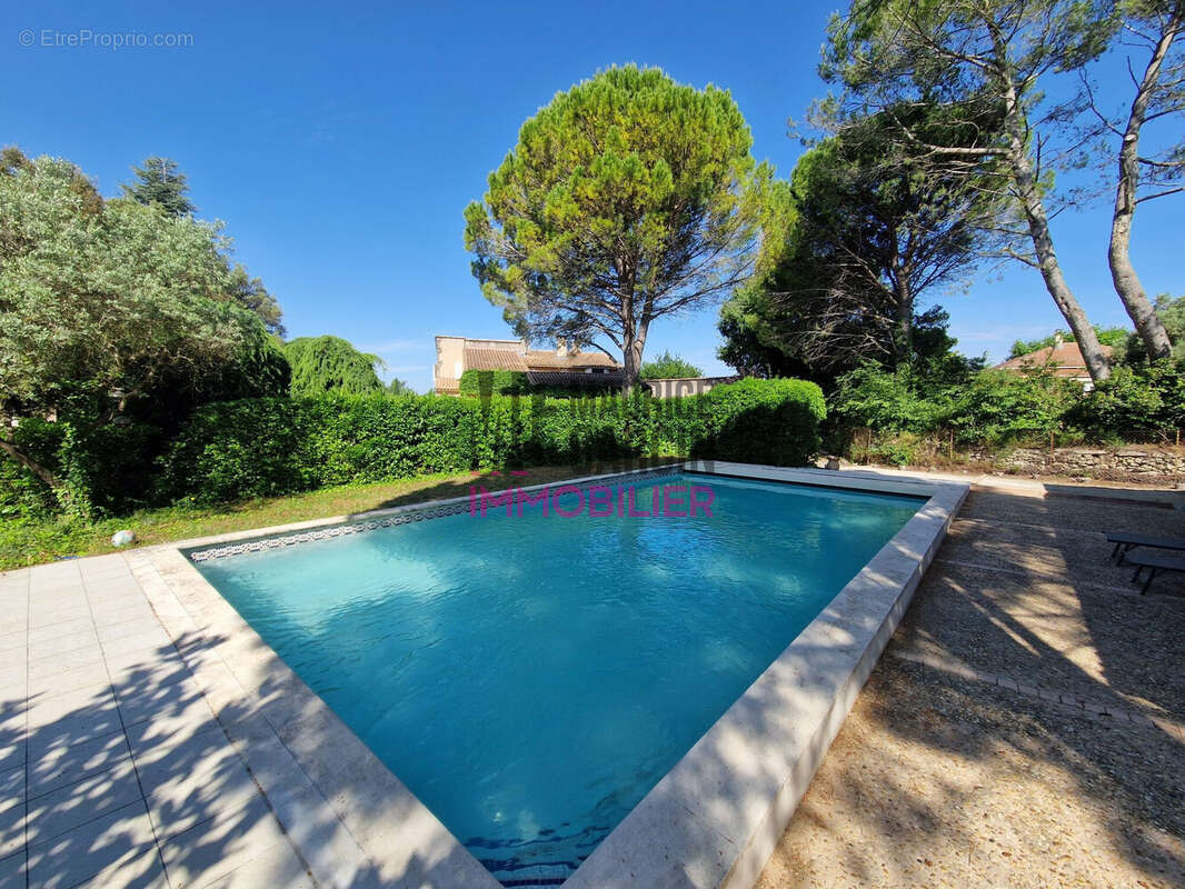 Maison à L'ISLE-SUR-LA-SORGUE