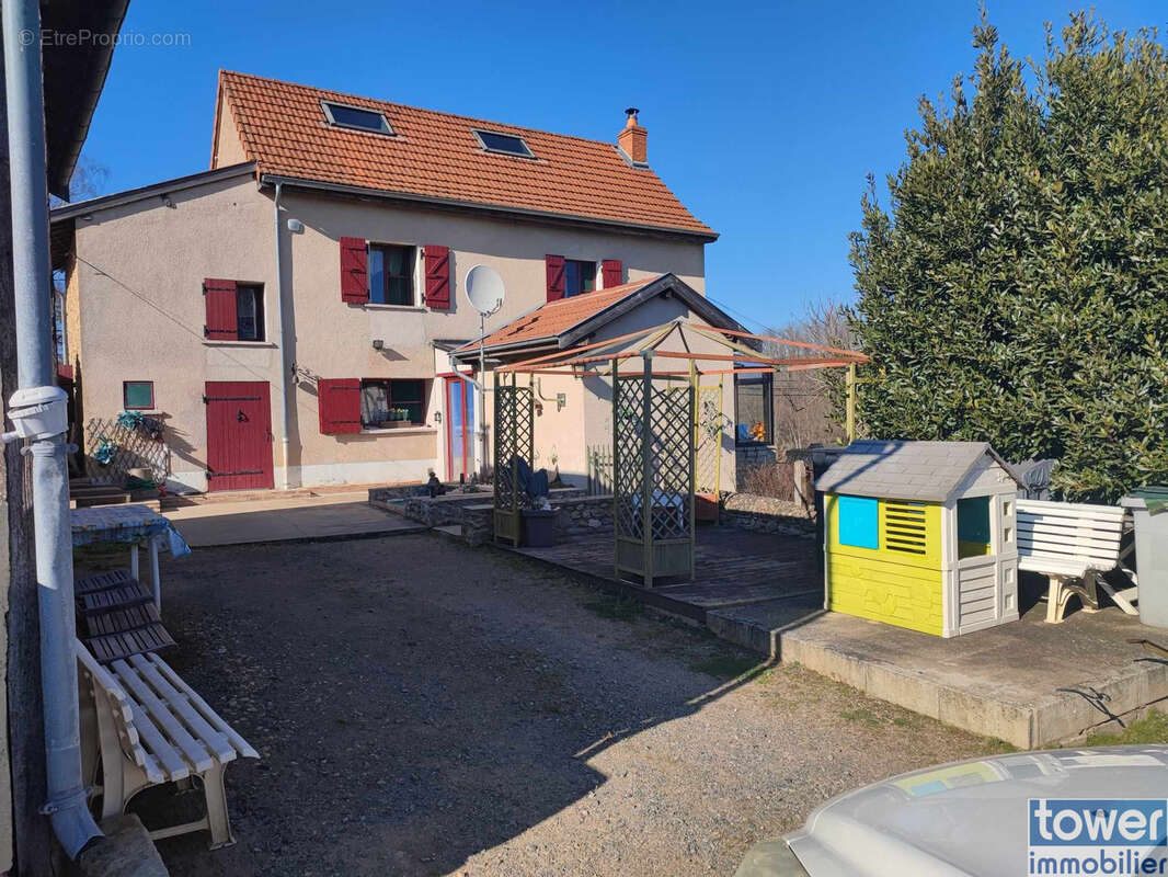 Maison à DYO