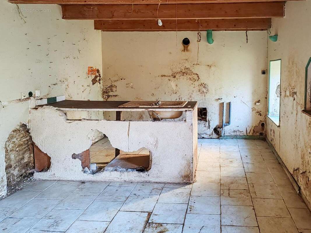 Maison à LE CLOITRE-SAINT-THEGONNEC