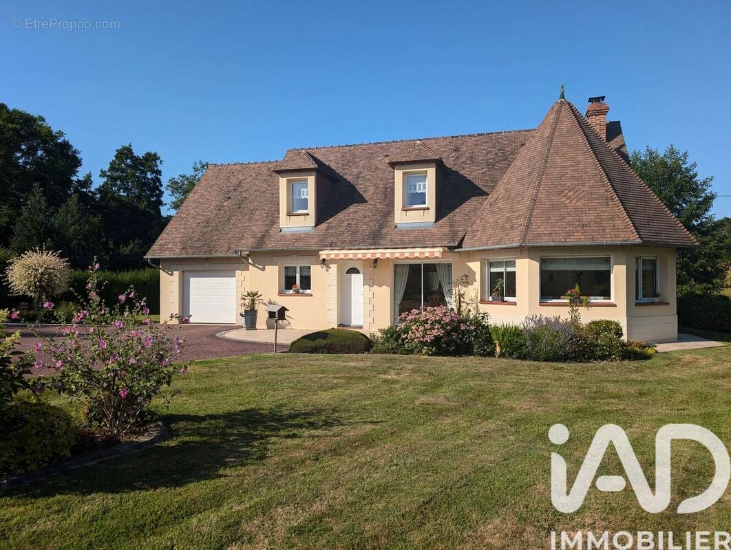 Photo 1 - Maison à ANGERVILLE