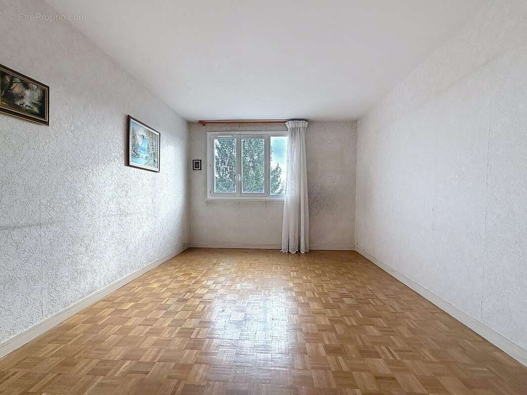Appartement à SAINT-MAUR-DES-FOSSES