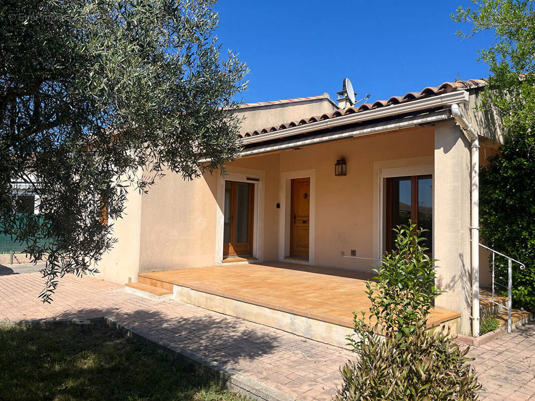 Maison à L'ISLE-SUR-LA-SORGUE