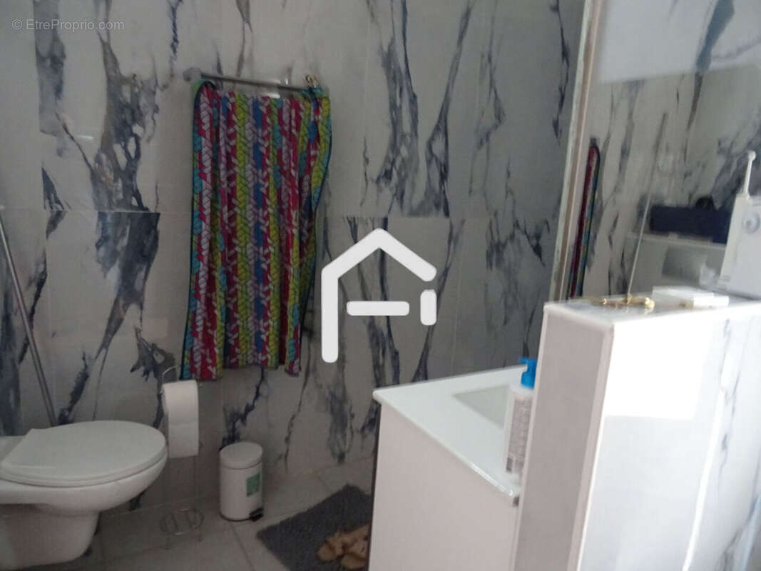 Appartement à POUSSAN