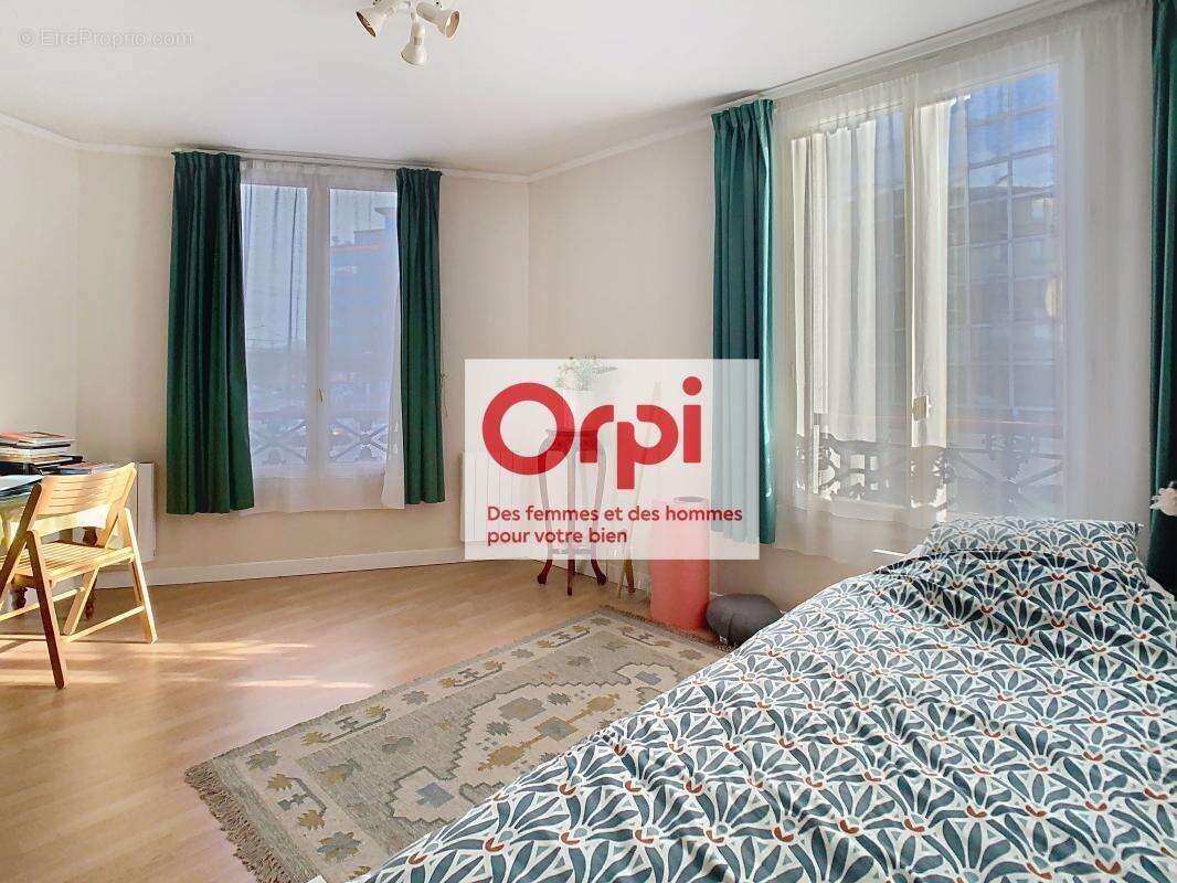 Appartement à ISSY-LES-MOULINEAUX