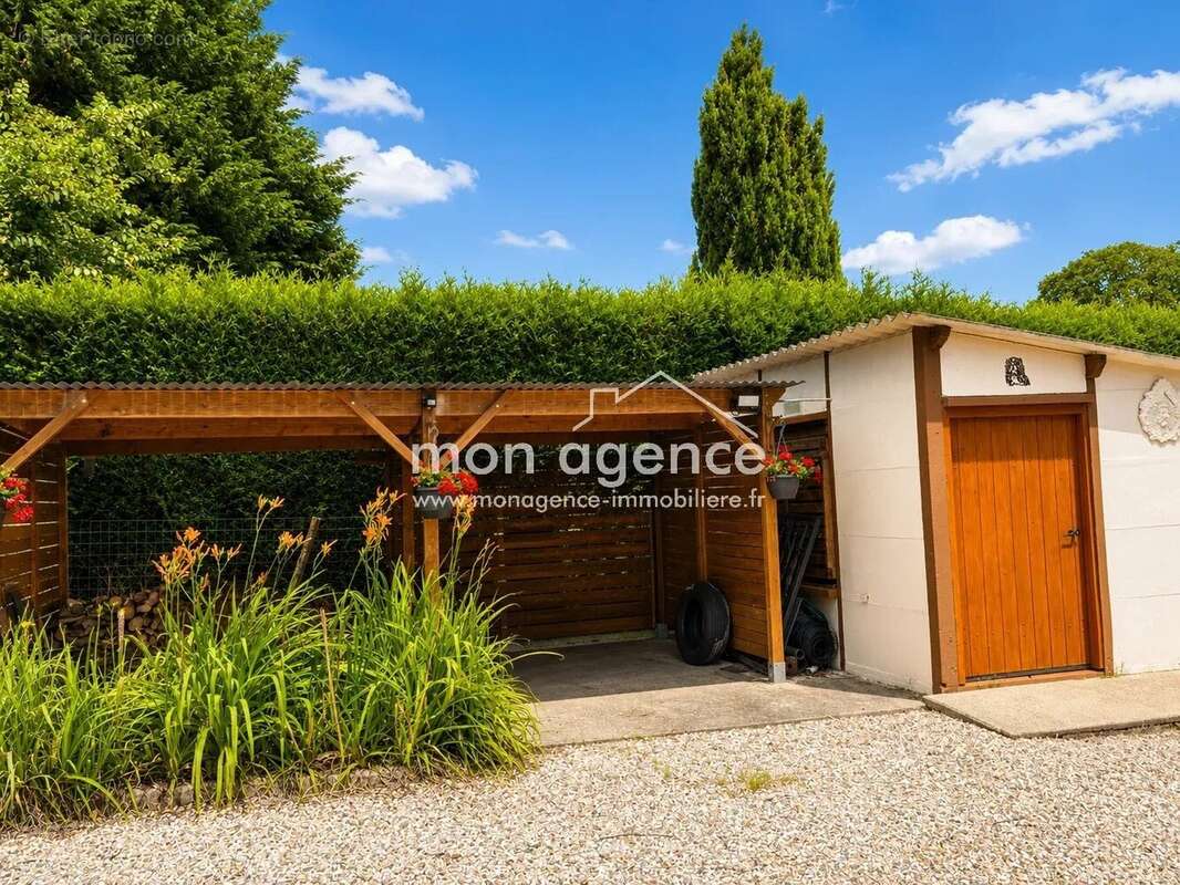 Sainte-Croix-sur-Buchy – Maison familiale de 133 m² sur un terrain de près de 2 000 m² - photo 16