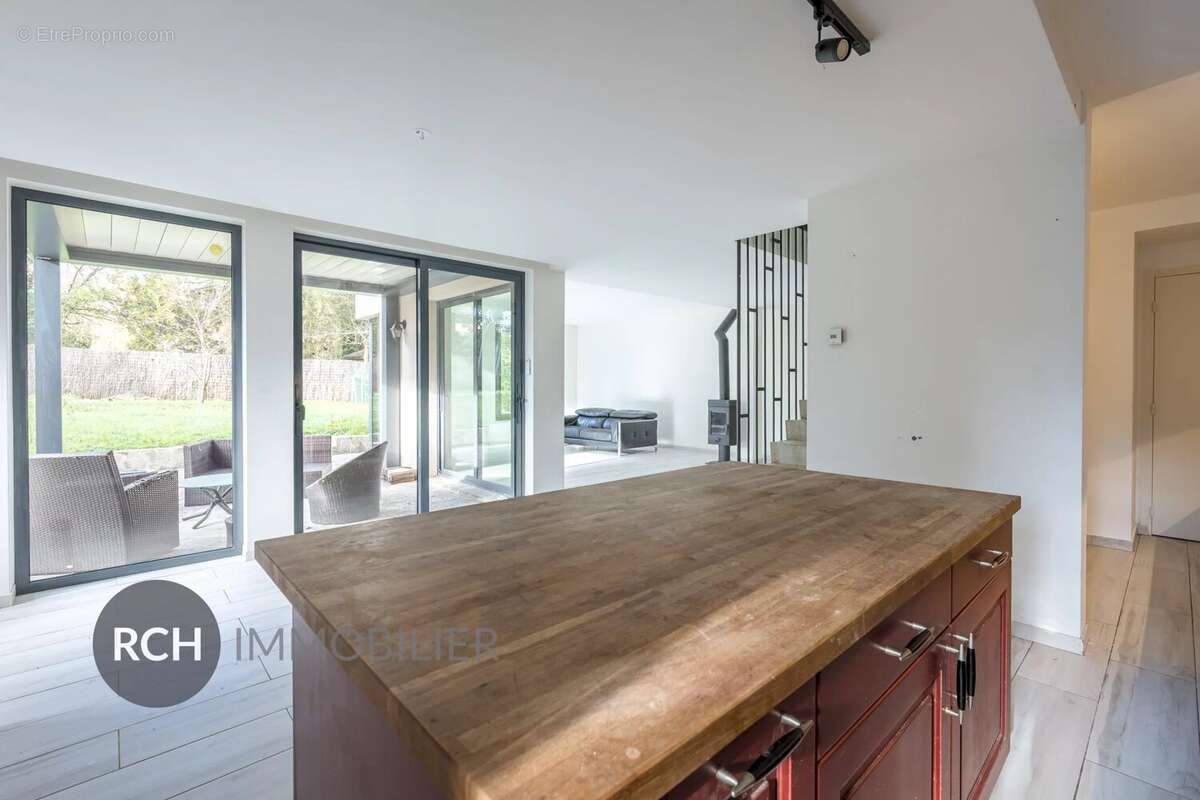 Maison à MONTFORT-L&#039;AMAURY