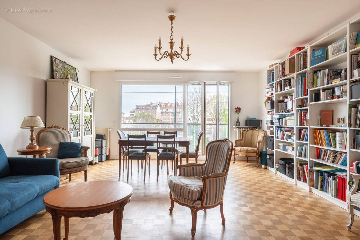 Appartement à LA GARENNE-COLOMBES