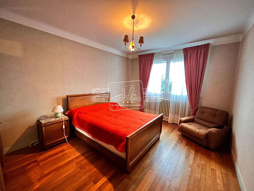 Maison à SAINT-JULIEN-DE-CONCELLES