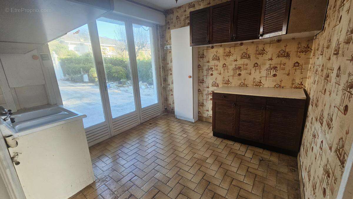 Maison à BRISON-SAINT-INNOCENT