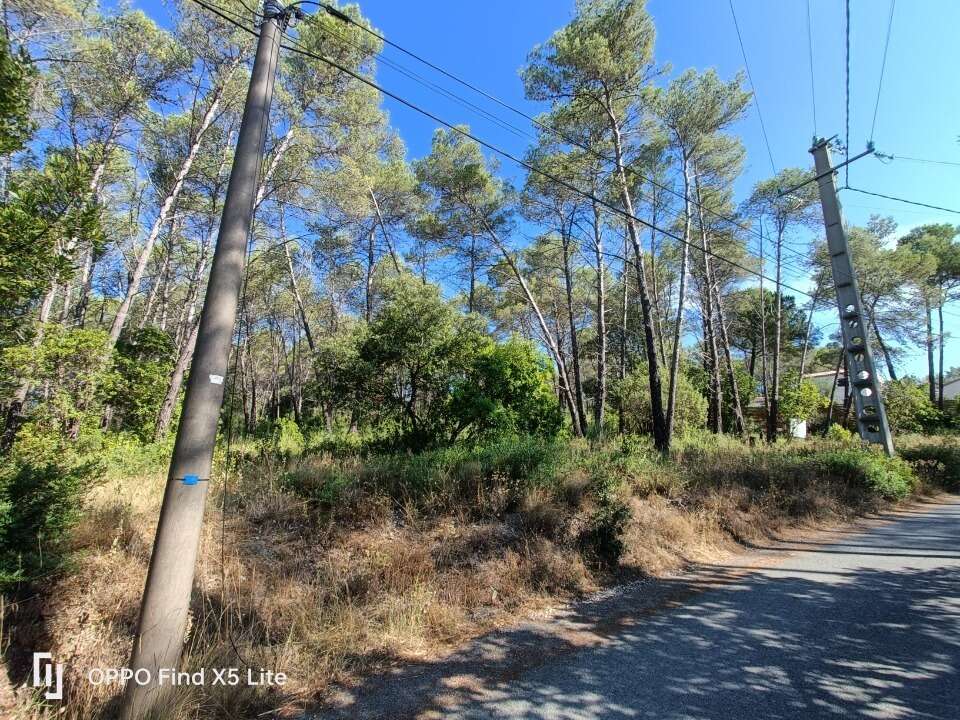 Terrain à BAGNOLS-EN-FORET