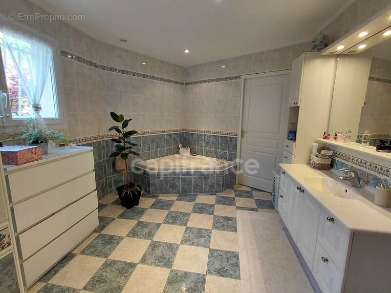 Maison à VALDIVIENNE