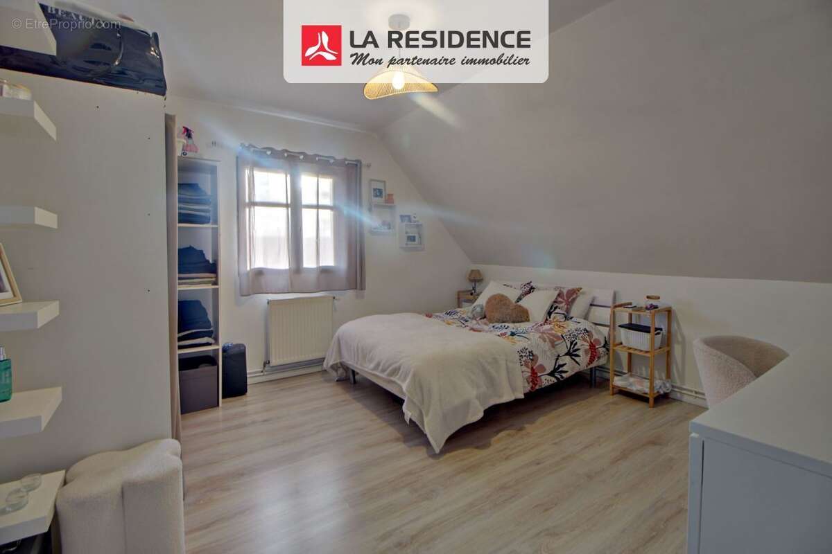 Maison à COURCELLES-SUR-SEINE