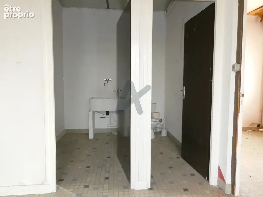 Grande dépendance en pierre de plus de 400 m2 avec 2800 m2 de terrain - photo 6