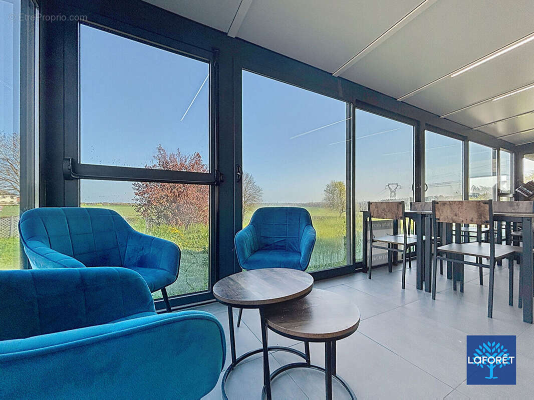 Commerce à SAIZERAIS