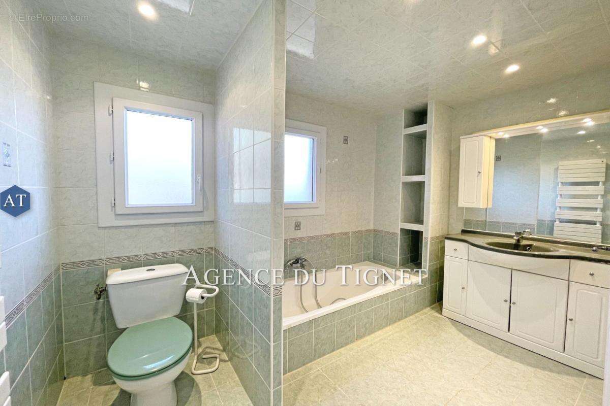 Appartement à SAINT-CEZAIRE-SUR-SIAGNE