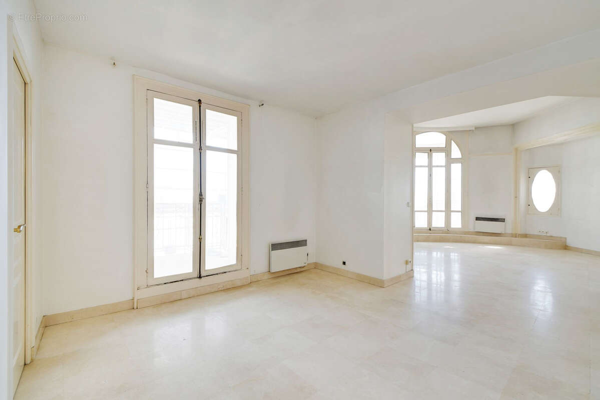 Appartement à PARIS-9E