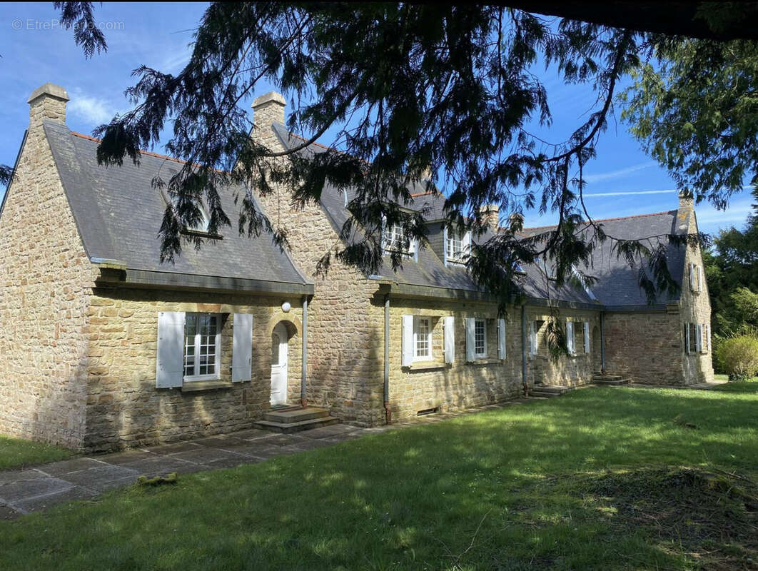 Maison à PONT-DE-BUIS-LES-QUIMERCH