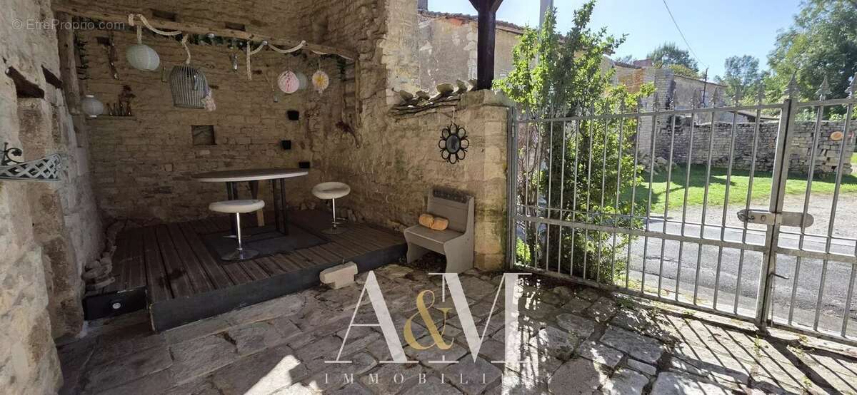 Maison à MAINE-DE-BOIXE