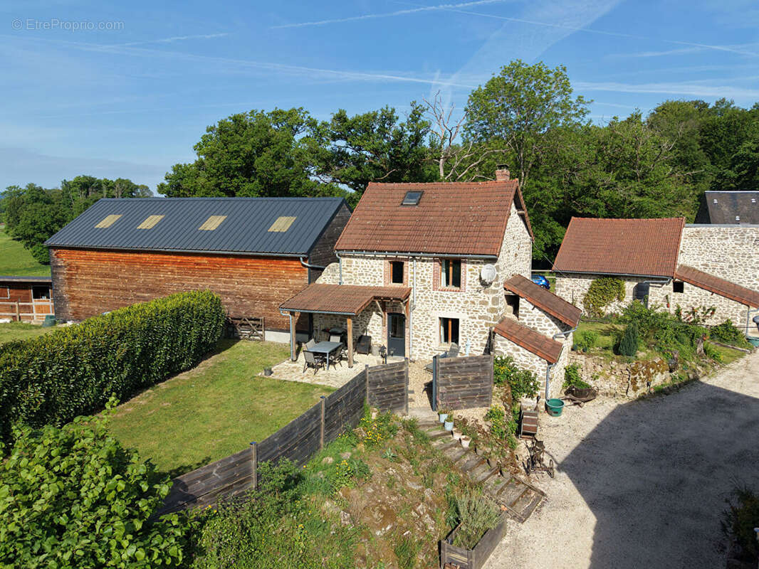 Maison à CEYROUX