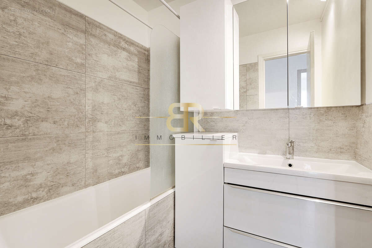 Appartement à PARIS-15E