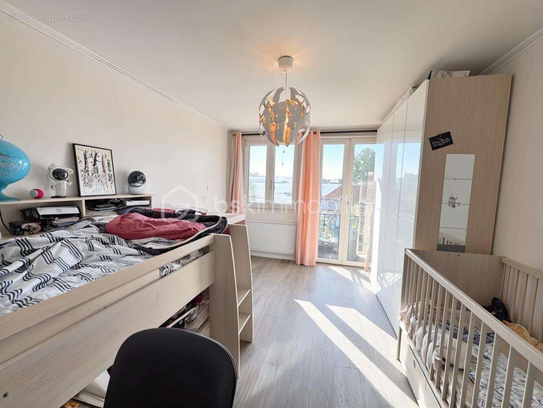 Appartement à VAIRES-SUR-MARNE