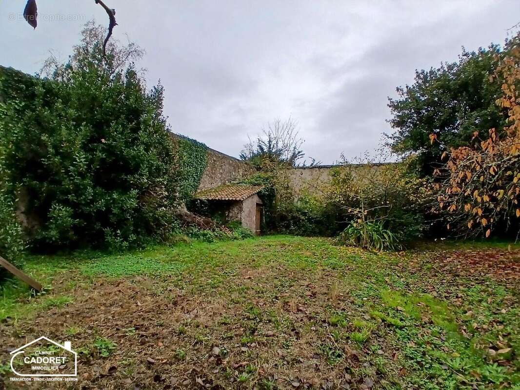   - Maison à PAIMBOEUF