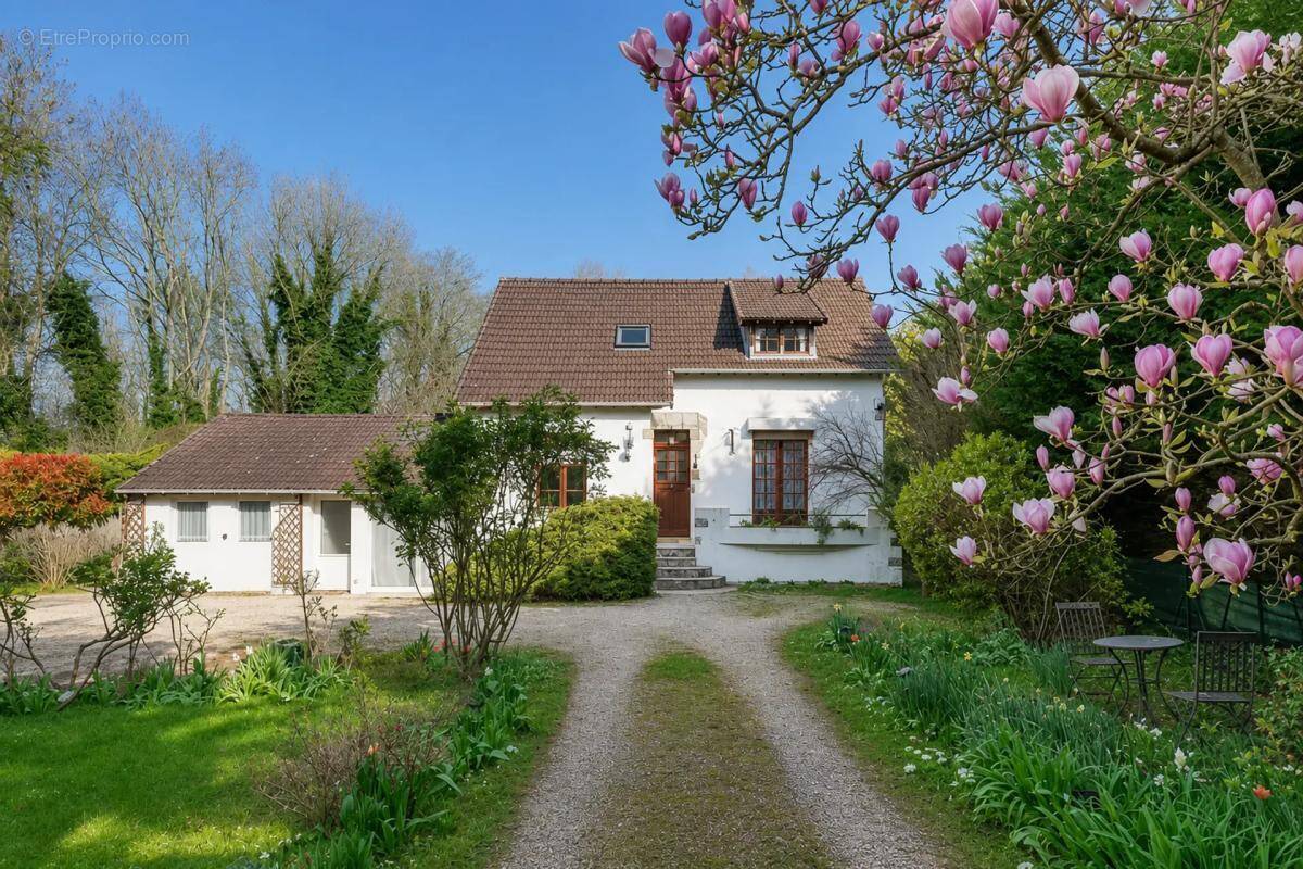 Maison à MONTEVRAIN