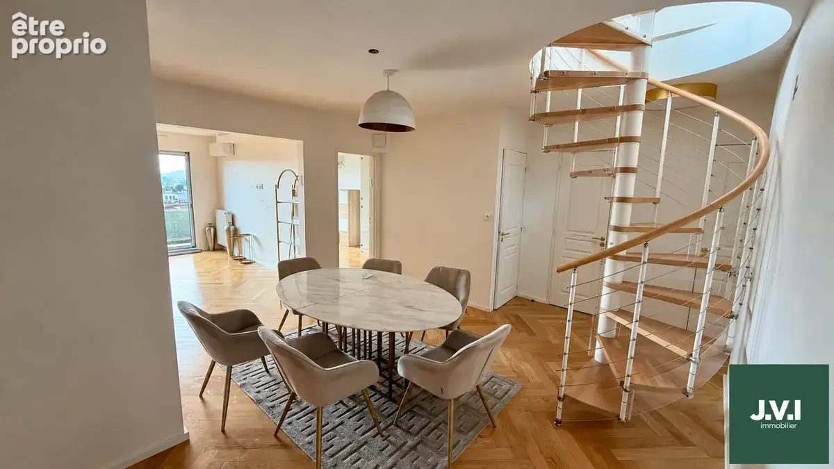 A VENDRE BAS MONTMORENCY Appartement 5 pièces 101m² - photo 4