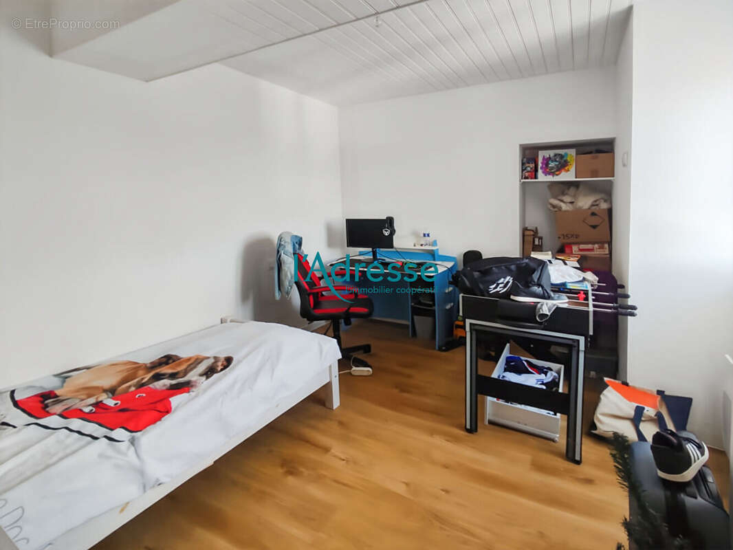 Maison à SAINT-PIERRE-MONTLIMART